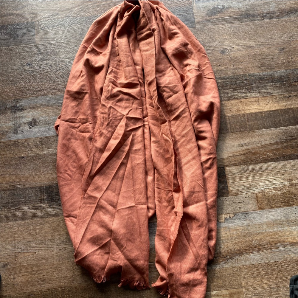 NWOT Rose Colored Scarf